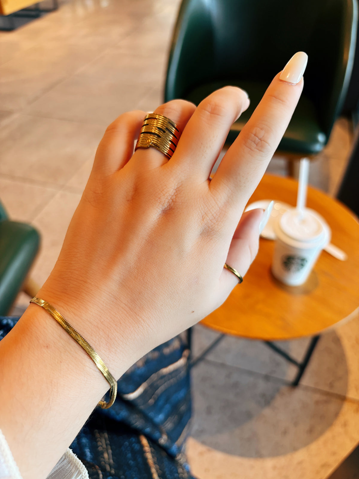 Open Multi-Layer Statement Band